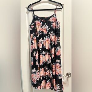 M1031 - Torrid pink and black floral dress